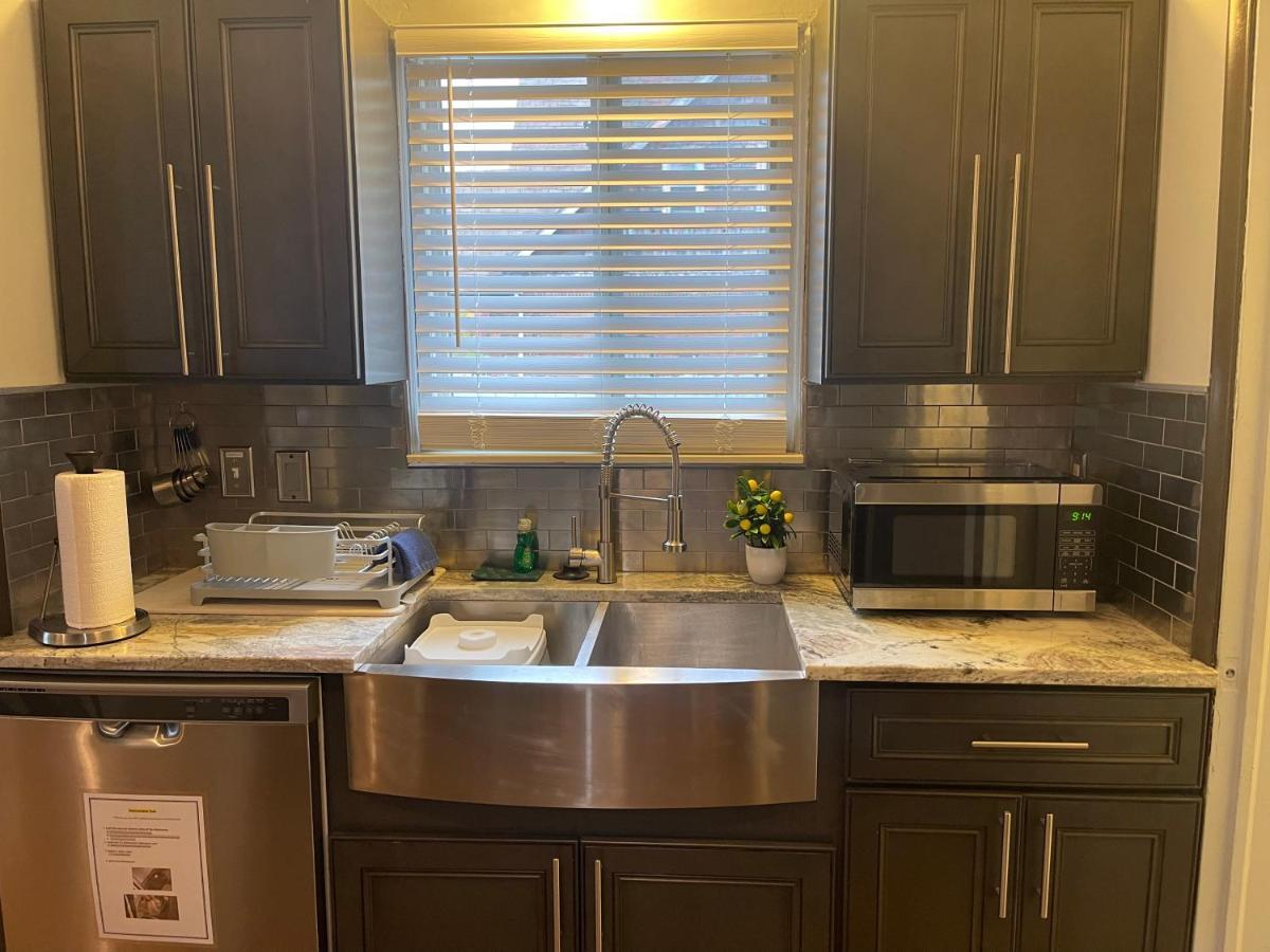 דטרויט Adults Only Vacation Rental With Hot Tub- No Parties מראה חיצוני תמונה